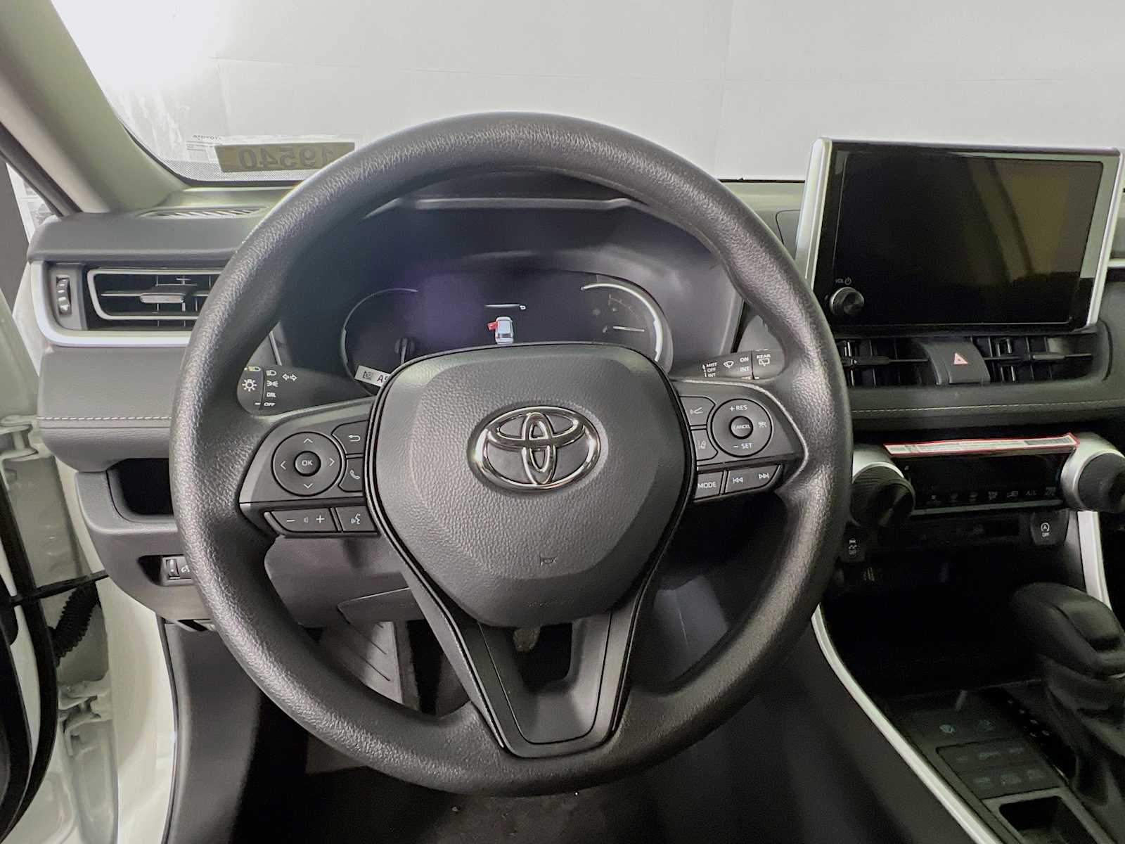 2025 Toyota RAV4 LE - Photo 7