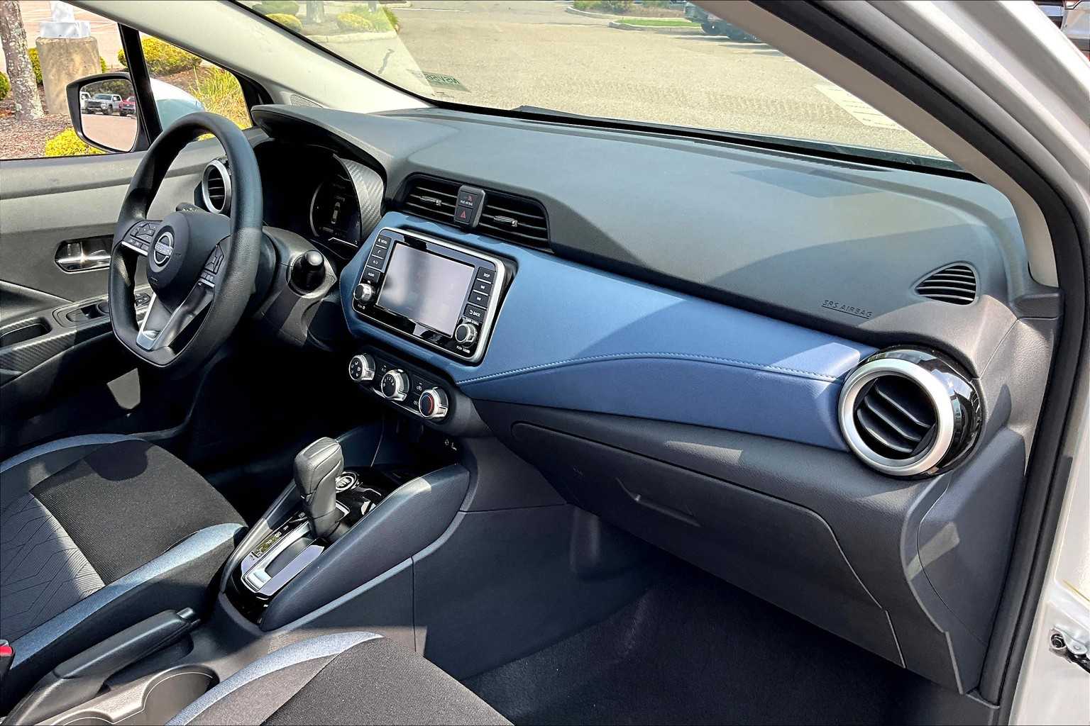 2025 Nissan Versa SV - Photo 10