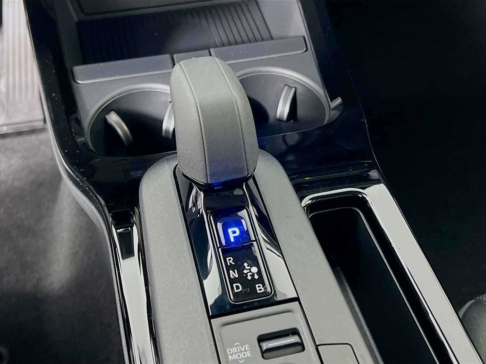 2026 Toyota Prius LE - Photo 11