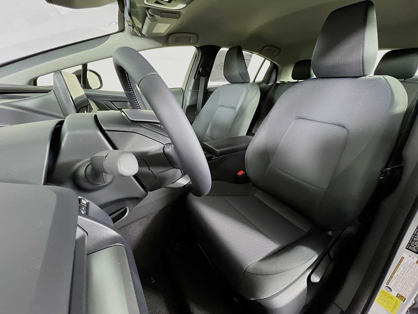 2026 Toyota Prius LE - Photo 12