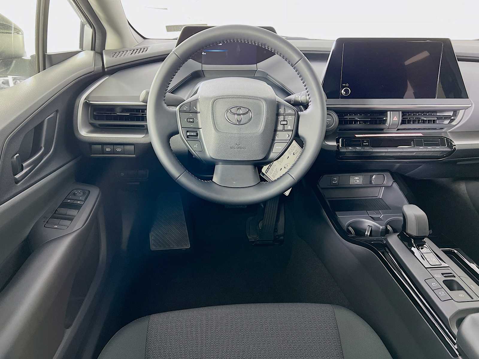 2026 Toyota Prius LE - Photo 14