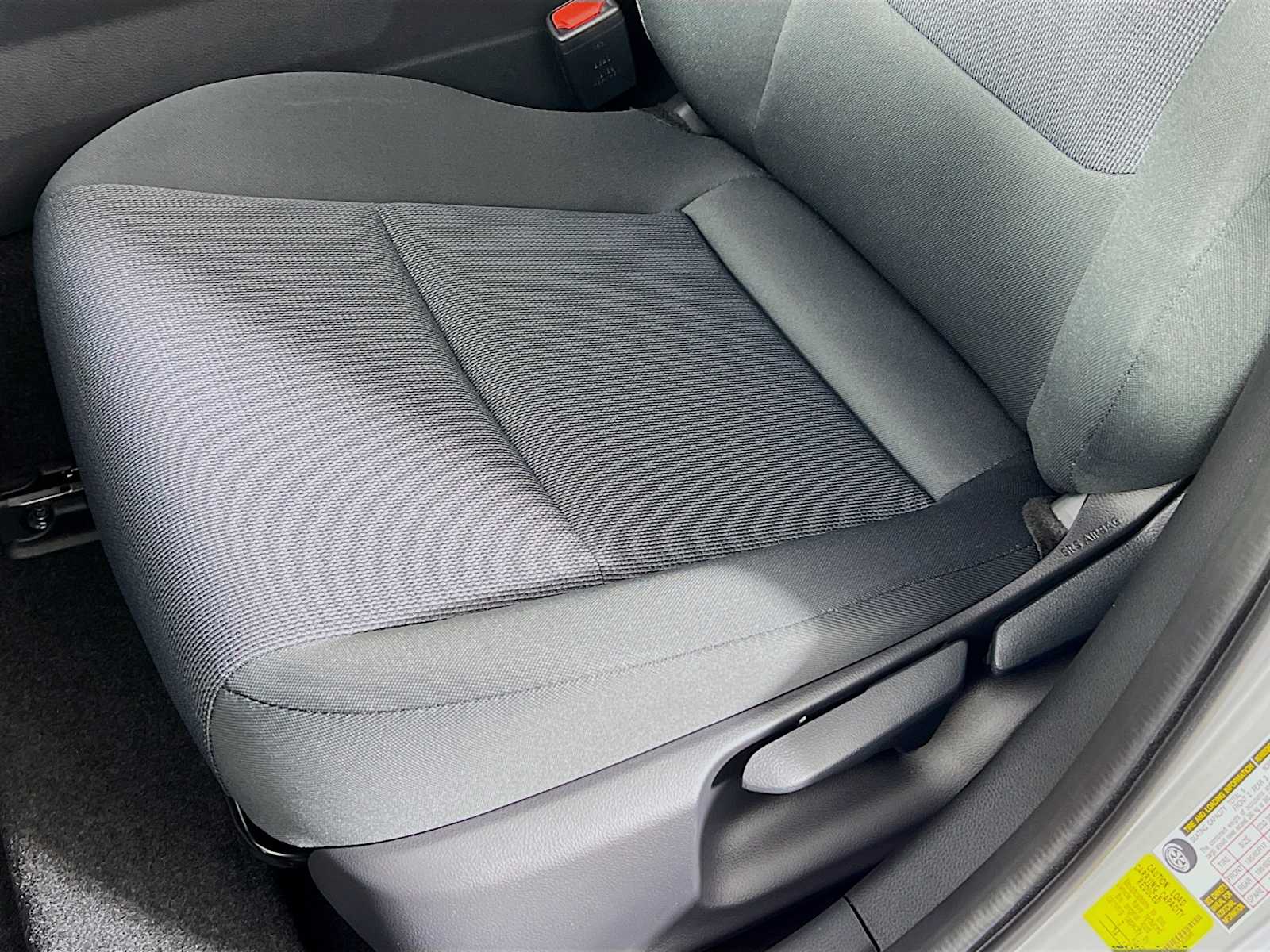 2026 Toyota Prius LE - Photo 16