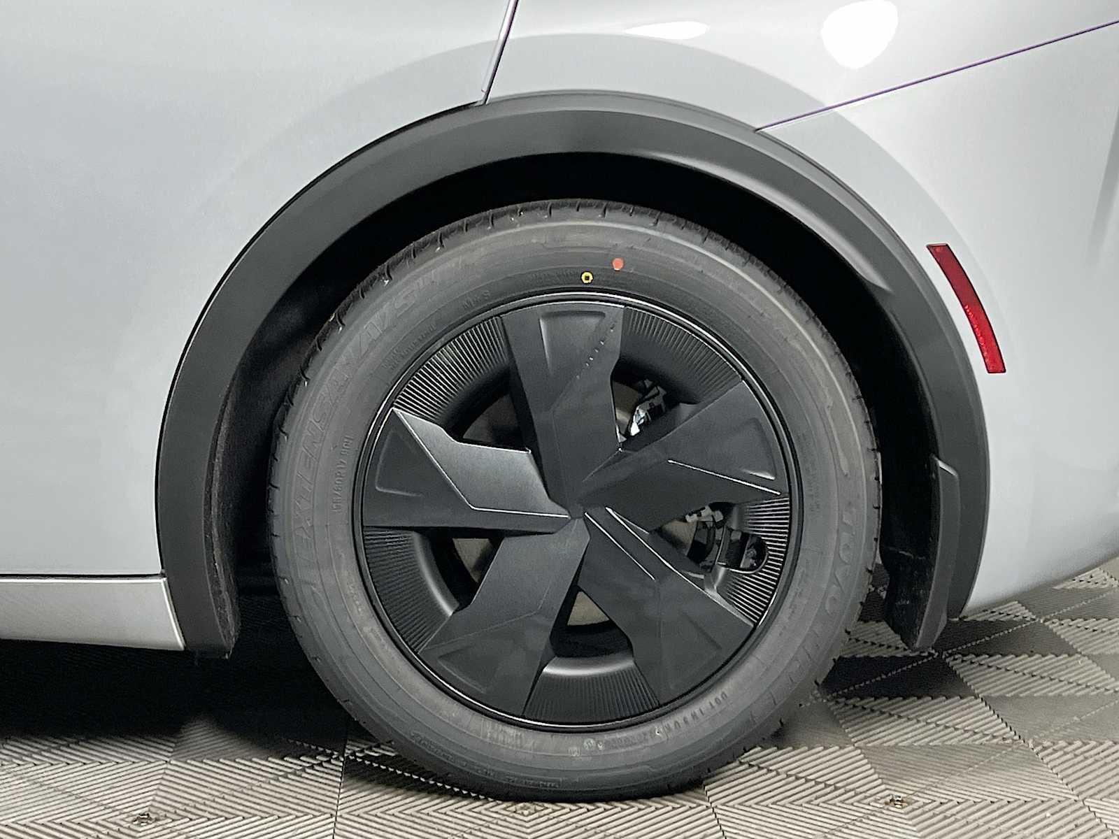 2026 Toyota Prius LE - Photo 18