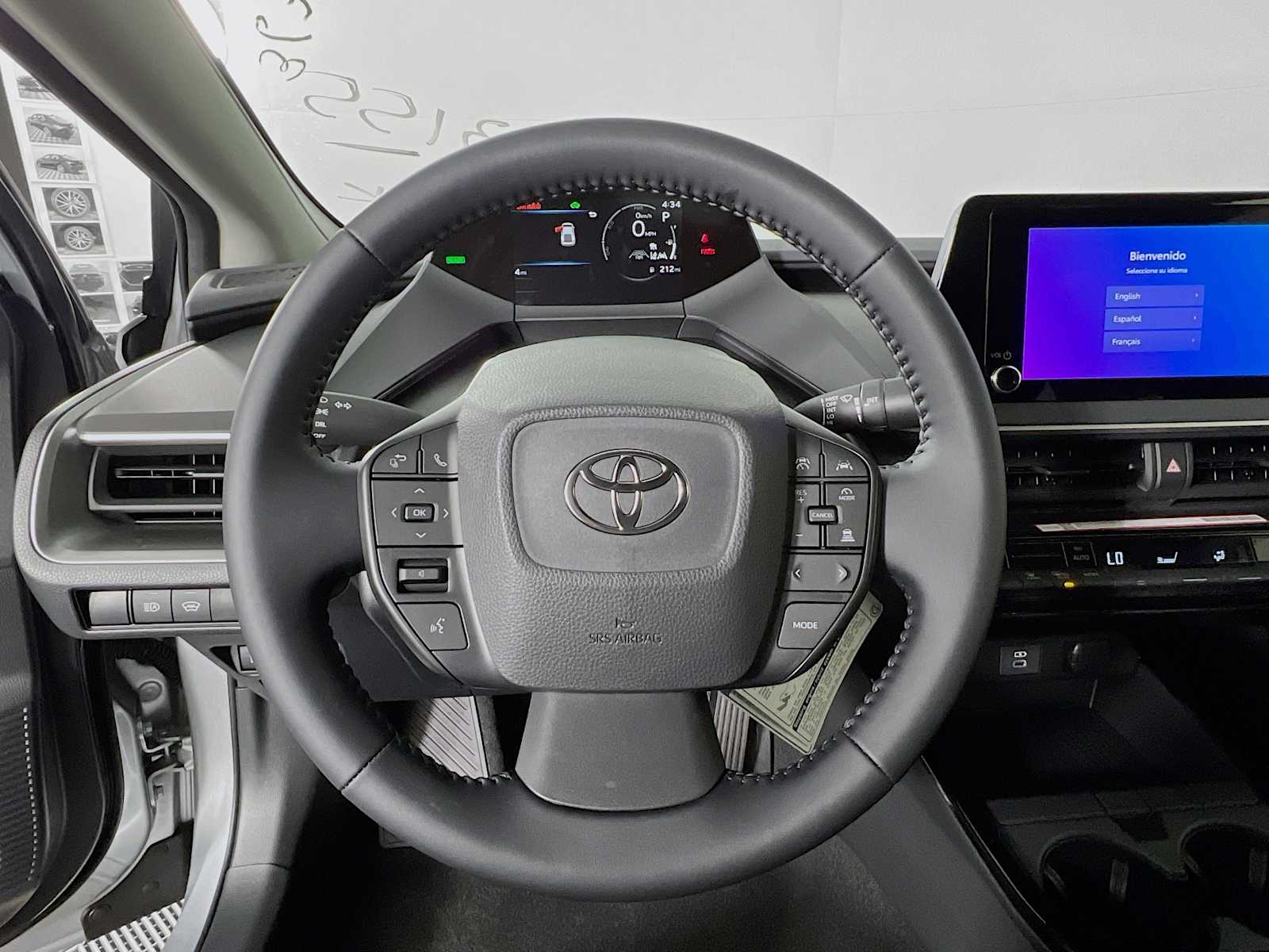 2026 Toyota Prius LE - Photo 7