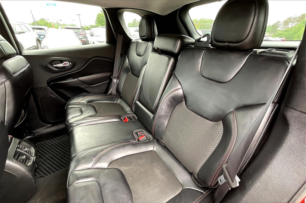 2021 Jeep Cherokee Trailhawk - Photo 14