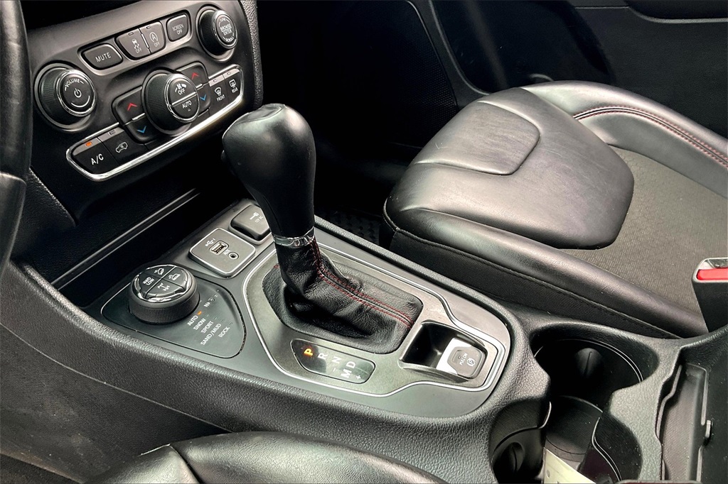 2021 Jeep Cherokee Trailhawk - Photo 19