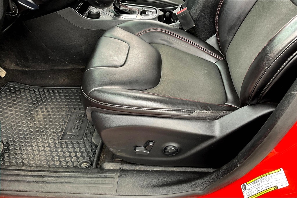 2021 Jeep Cherokee Trailhawk - Photo 32
