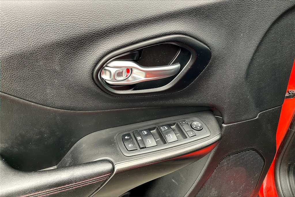2021 Jeep Cherokee Trailhawk - Photo 36