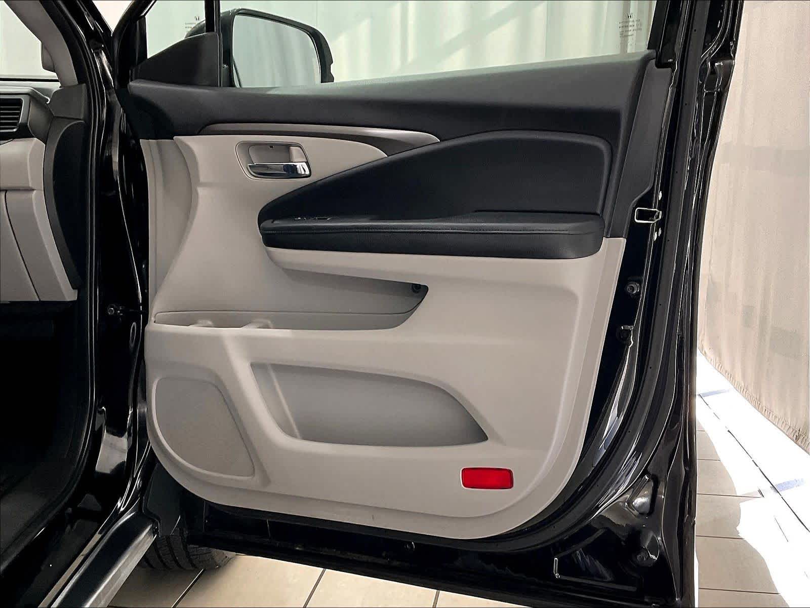 2017 Honda Pilot EX-L - Photo 12