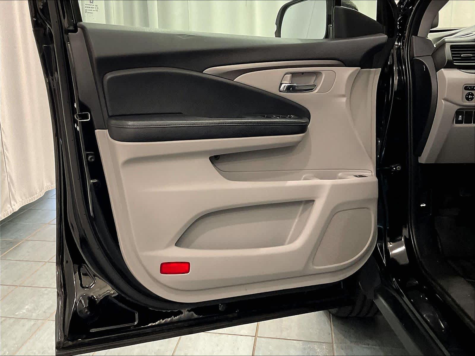 2017 Honda Pilot EX-L - Photo 9