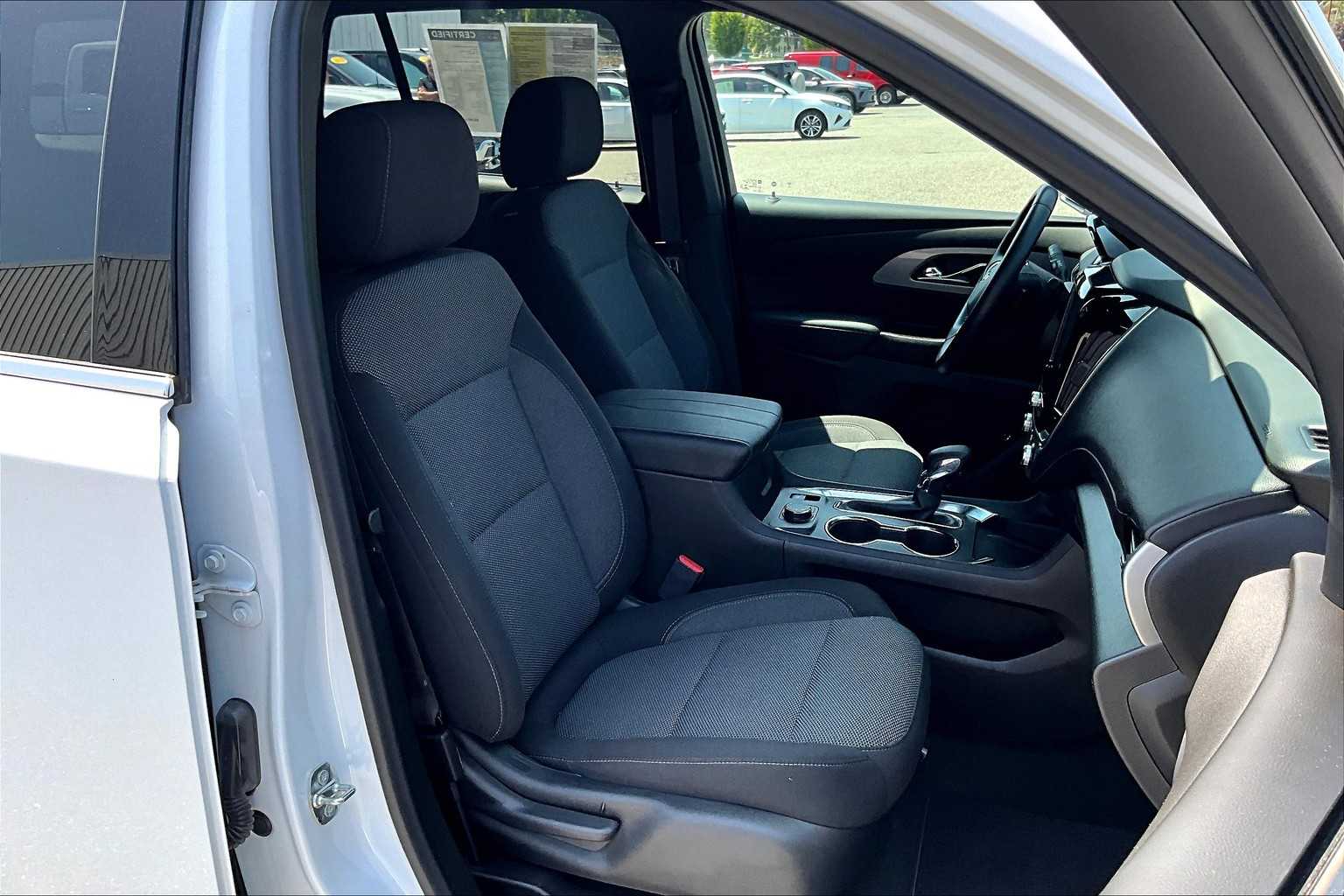 2022 Chevrolet Traverse LT Cloth - Photo 11