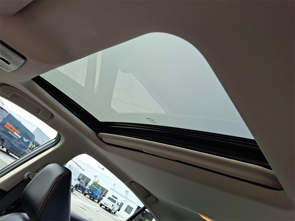 2022 Nissan Altima 2.5 SR - Photo 16