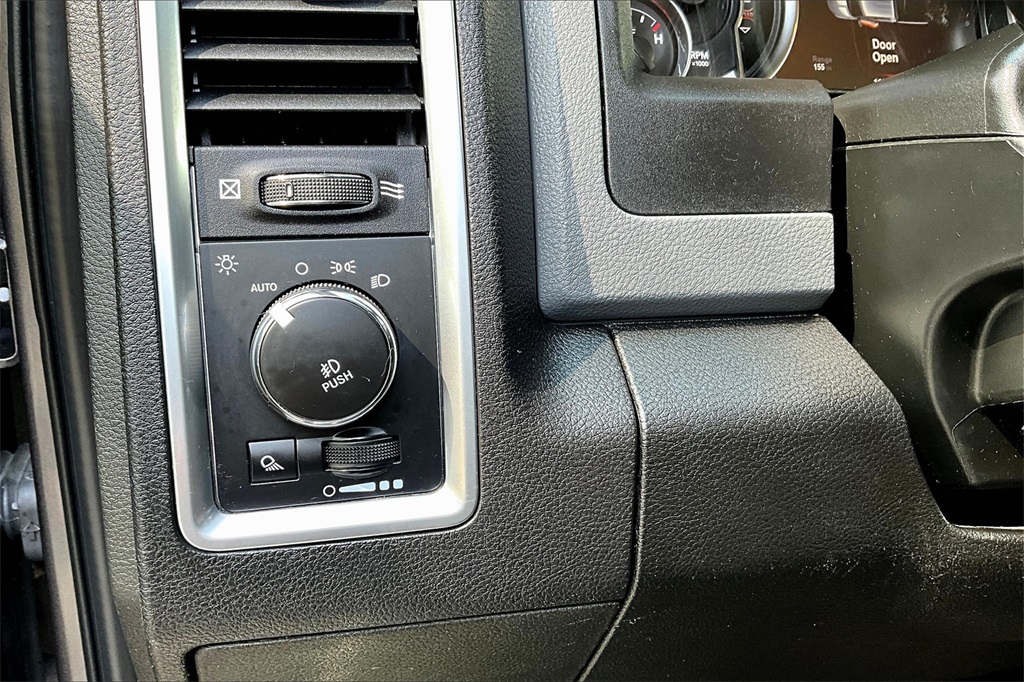 2019 Ram 1500 Classic Warlock - Photo 25