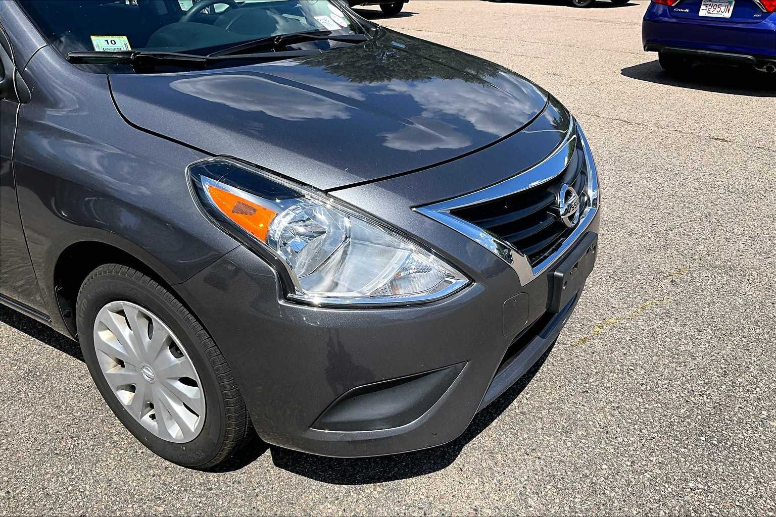2019 Nissan Versa S Plus - Photo 5