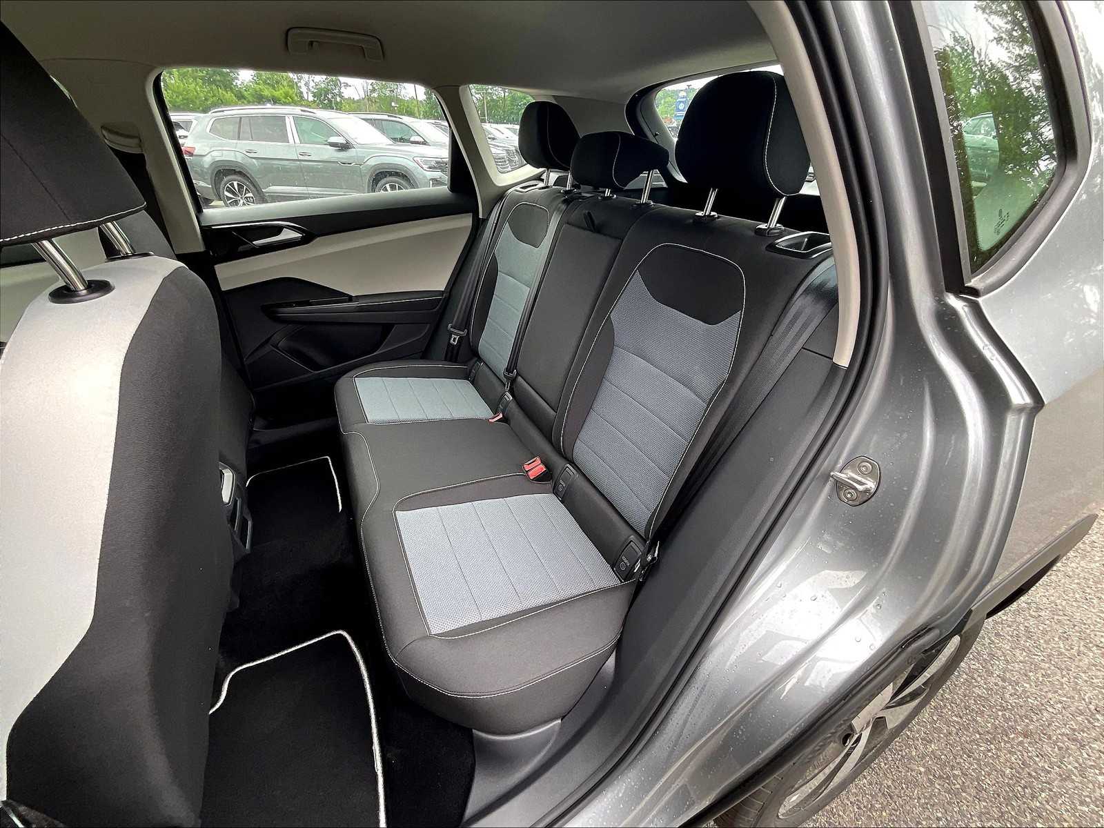2025 Volkswagen Taos S - Photo 15