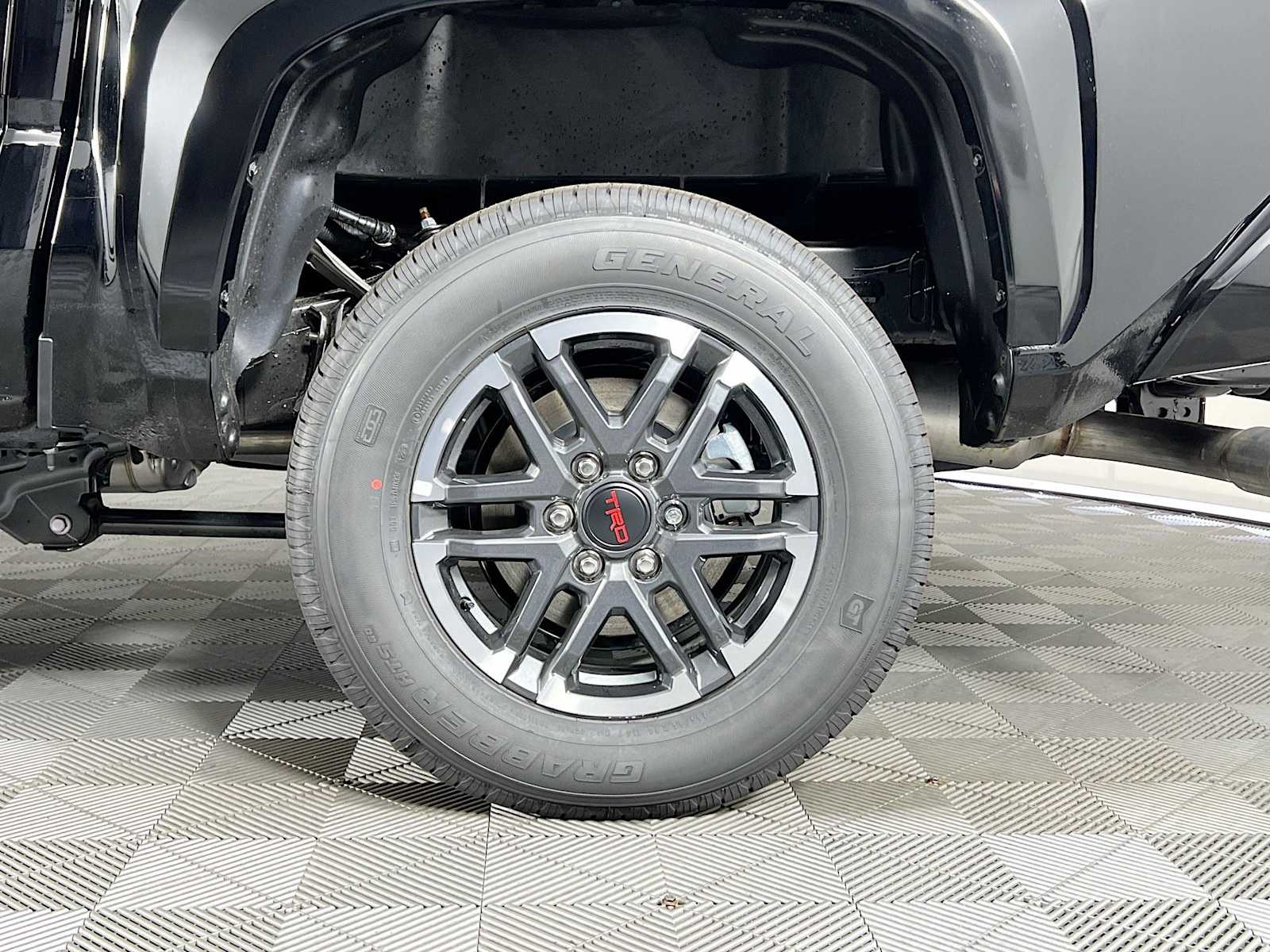 2025 Toyota Tacoma TRD Sport Hybrid - Photo 18