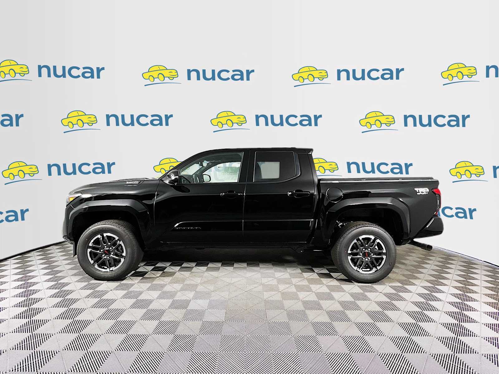 2025 Toyota Tacoma TRD Sport Hybrid - Photo 3