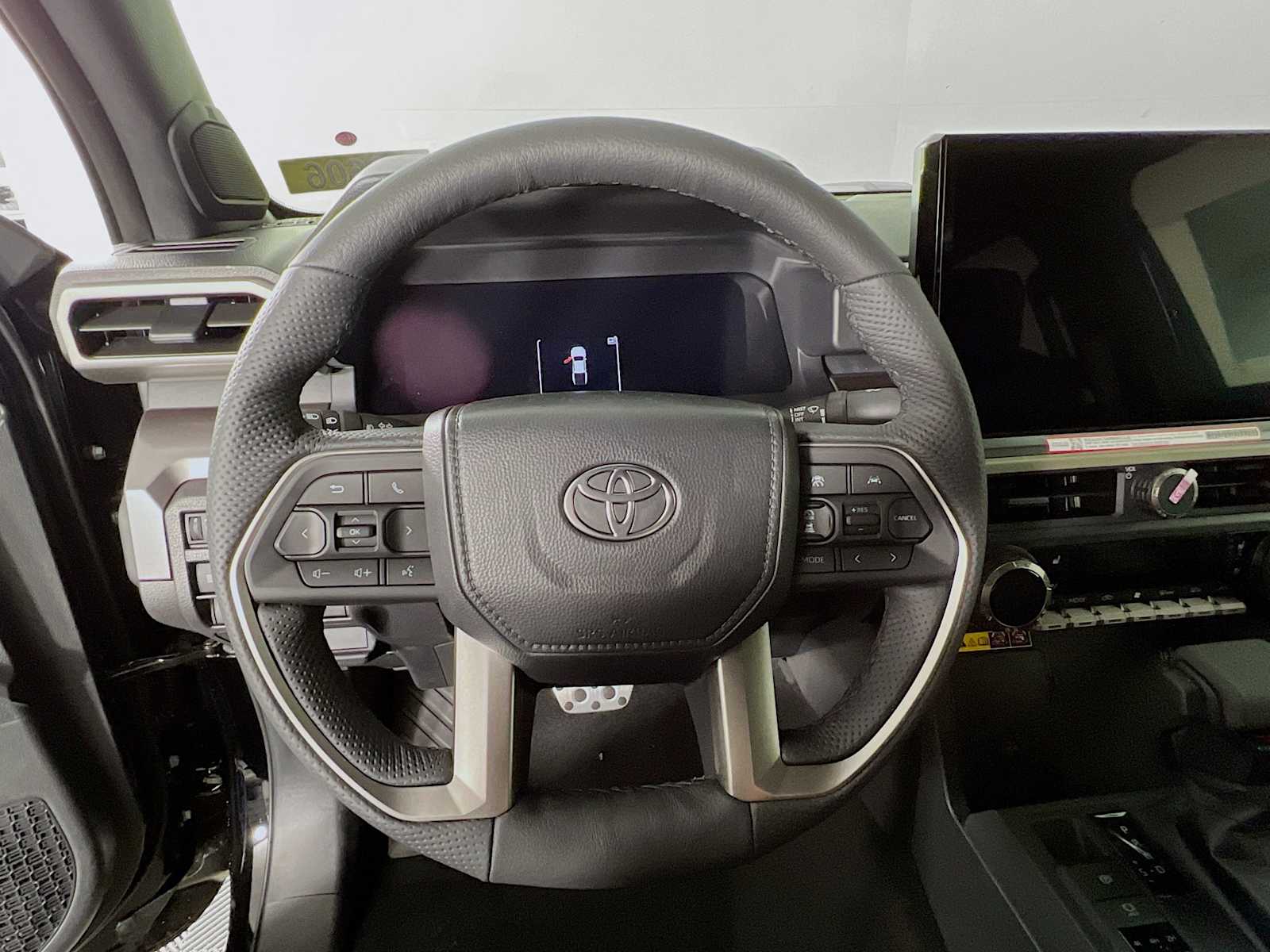 2025 Toyota Tacoma TRD Sport Hybrid - Photo 7