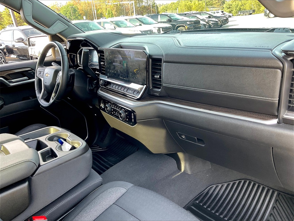 2024 Chevrolet Silverado 1500 LT - Photo 13