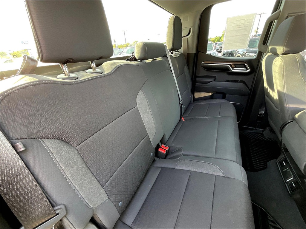 2024 Chevrolet Silverado 1500 LT - Photo 15