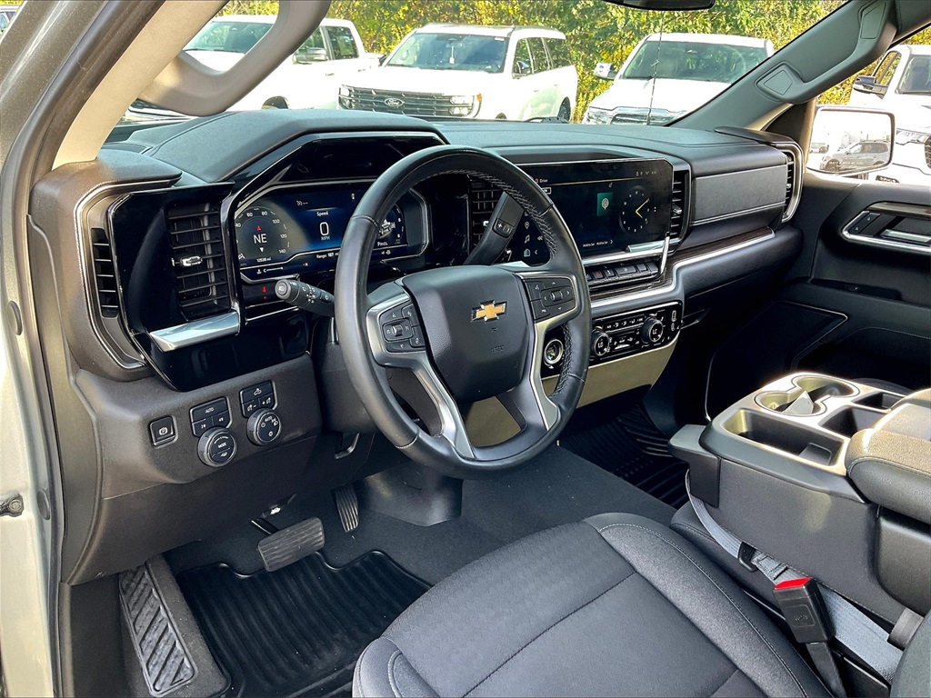 2024 Chevrolet Silverado 1500 LT - Photo 8