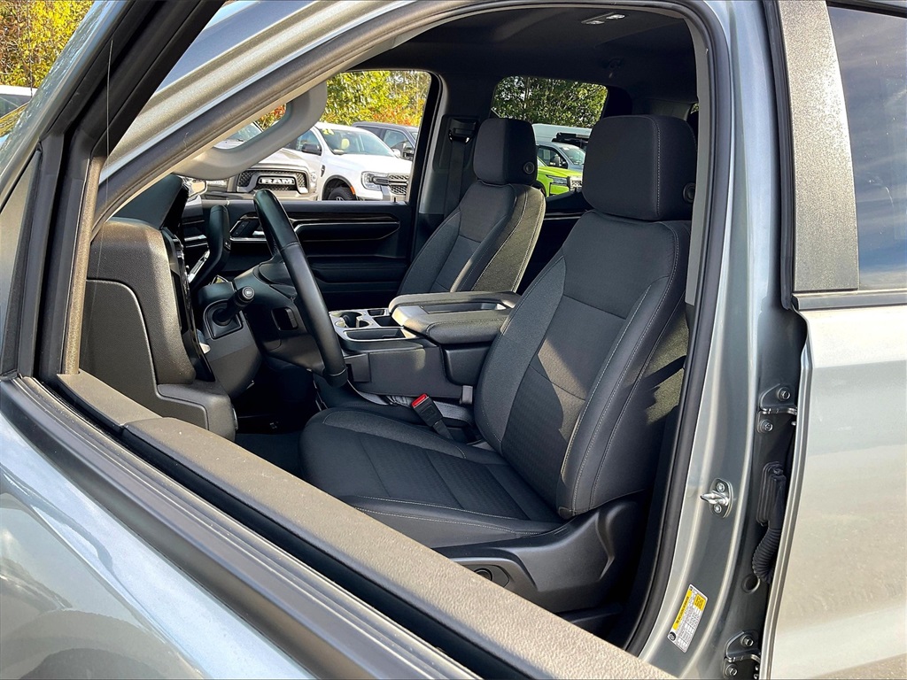 2024 Chevrolet Silverado 1500 LT - Photo 9