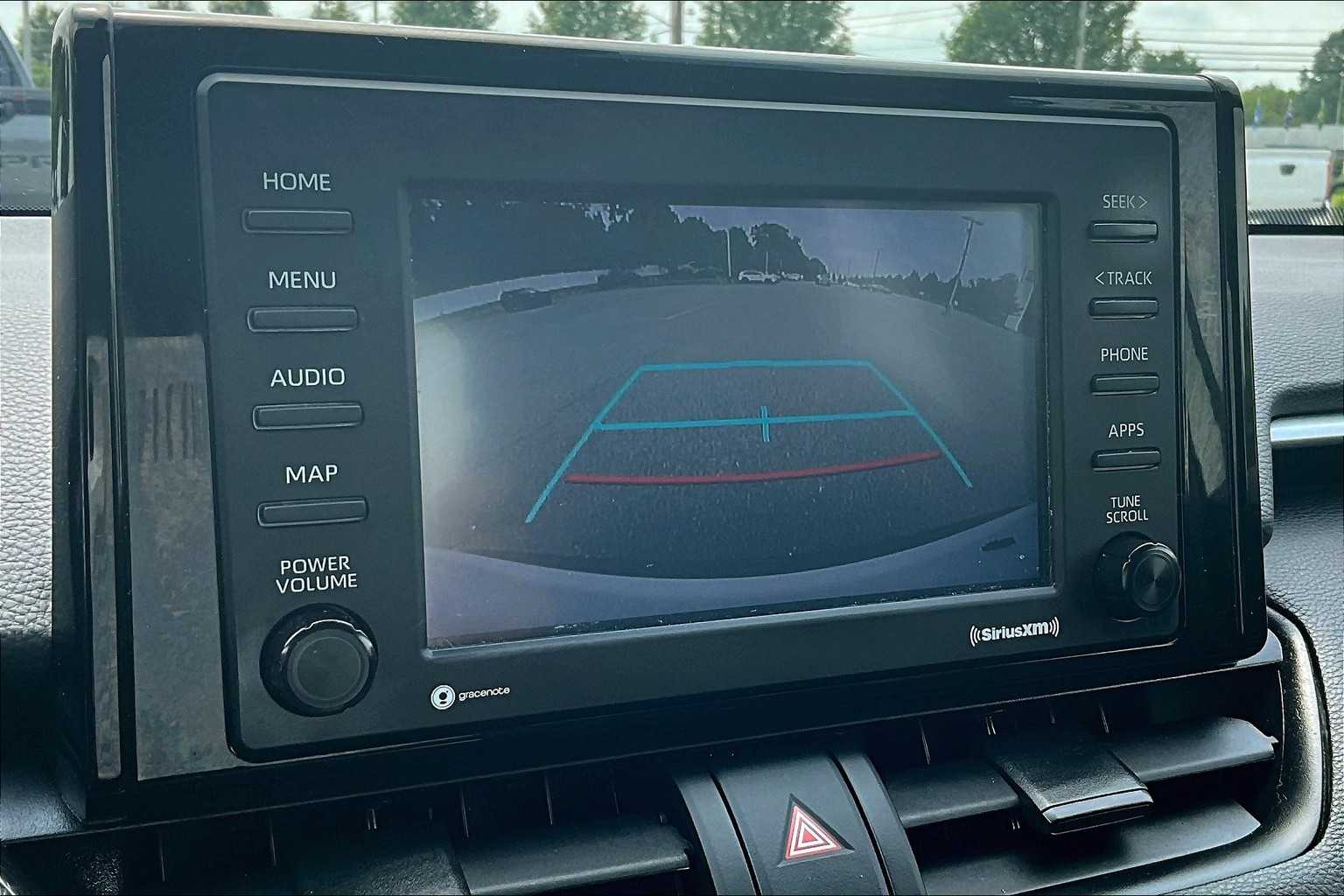 2022 Toyota RAV4 XLE - Photo 19