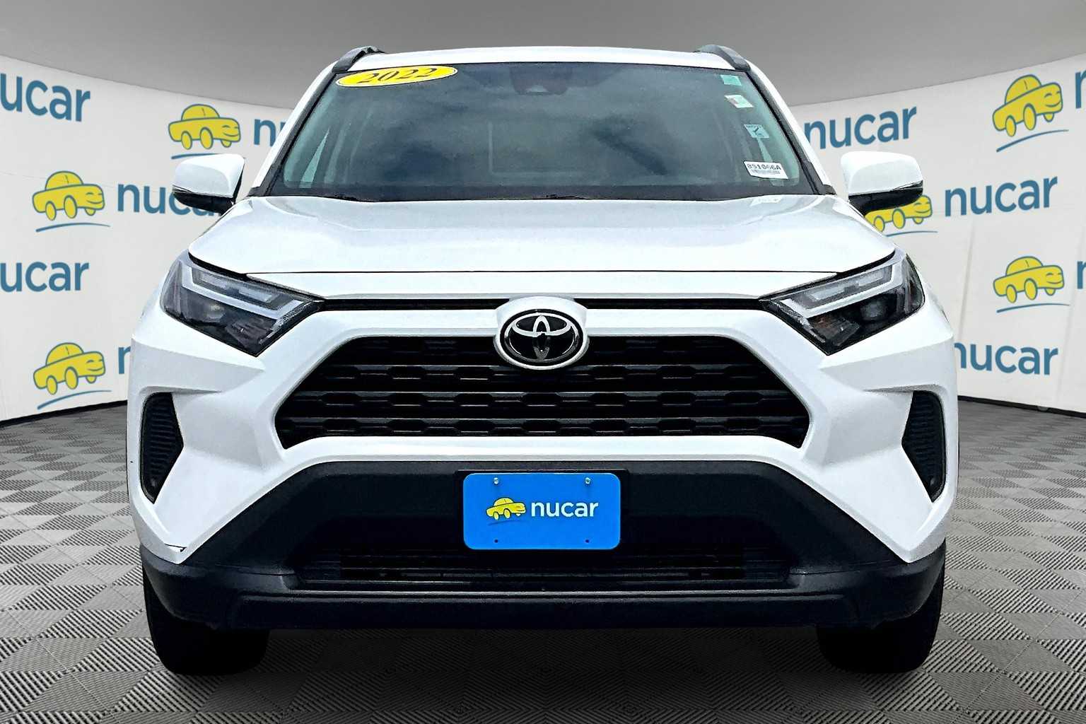 2022 Toyota RAV4 XLE - Photo 2