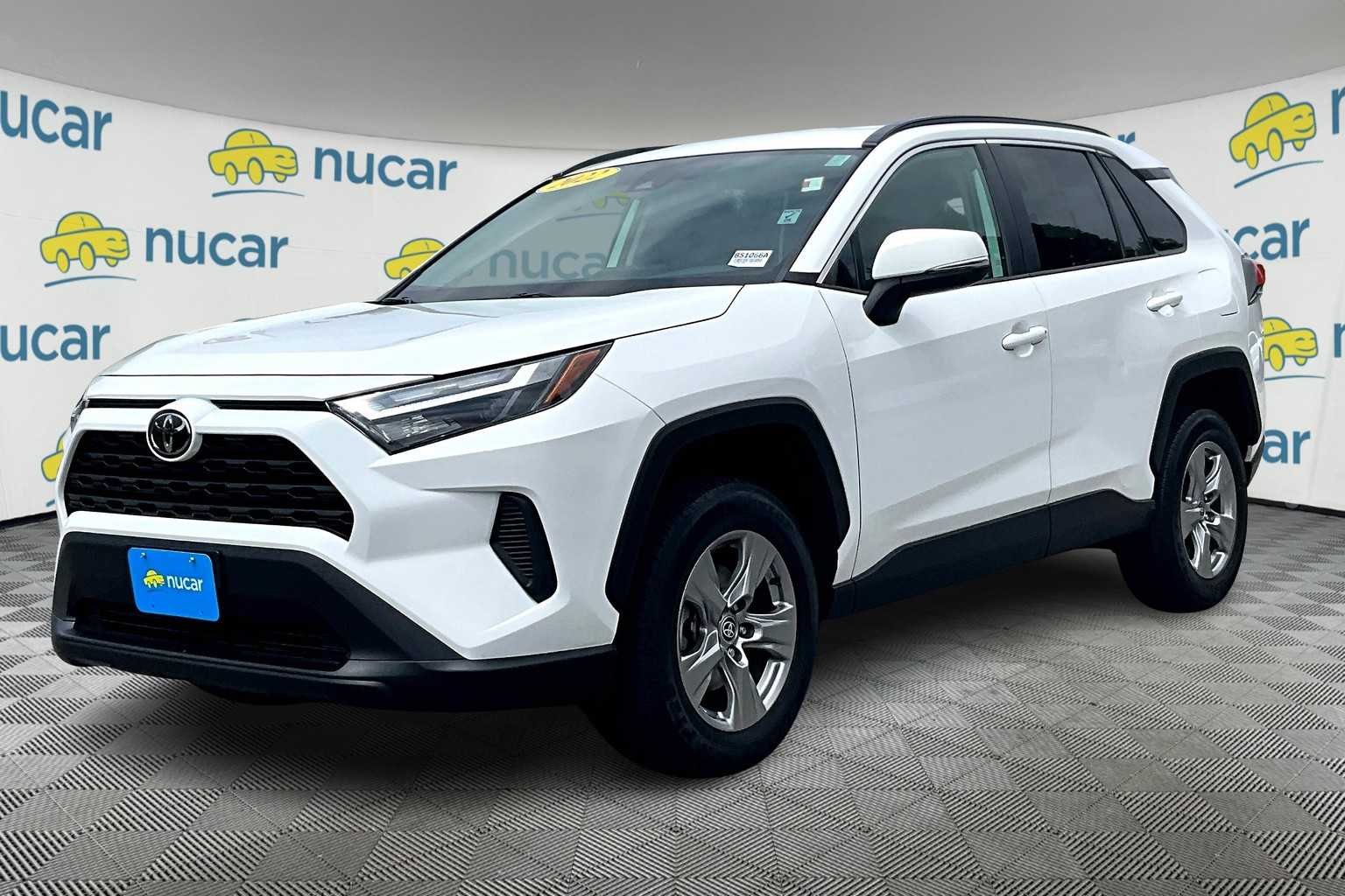 2022 Toyota RAV4 XLE - Photo 3