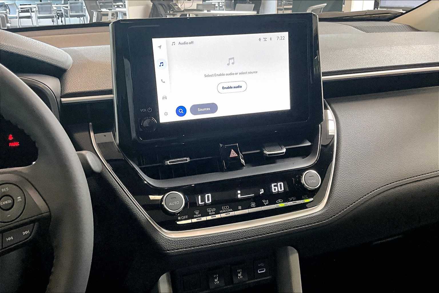 2025 Toyota Corolla Cross XLE - Photo 13