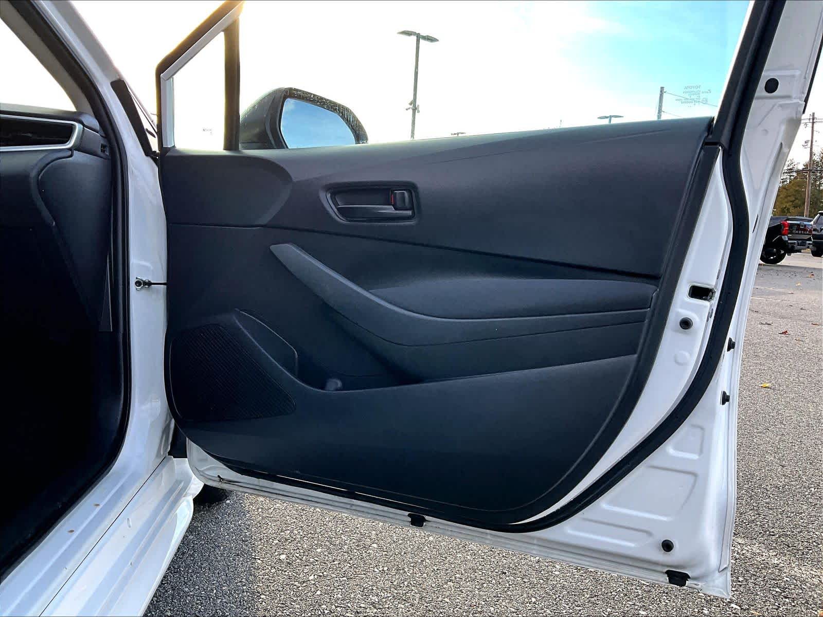 2023 Toyota Corolla LE - Photo 12