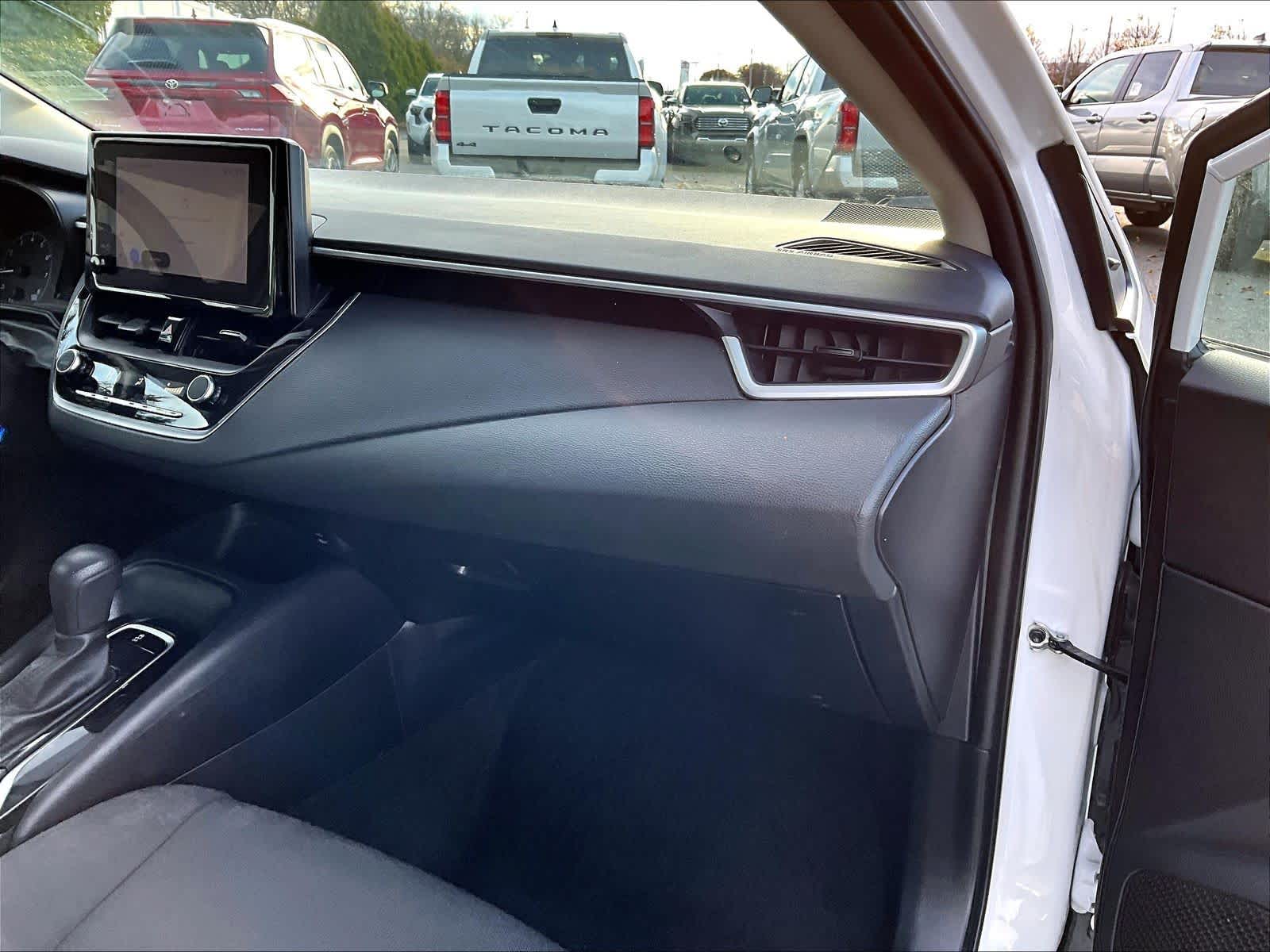 2023 Toyota Corolla LE - Photo 13