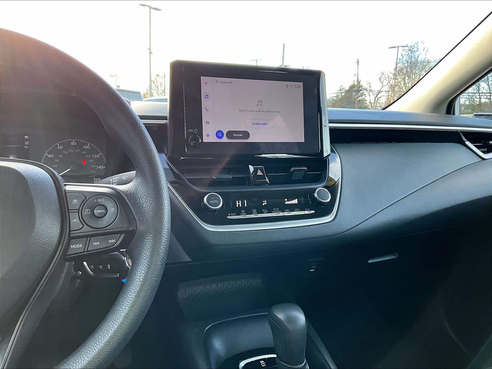 2023 Toyota Corolla LE - Photo 18