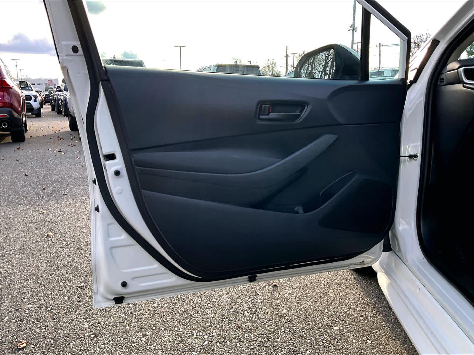 2023 Toyota Corolla LE - Photo 9