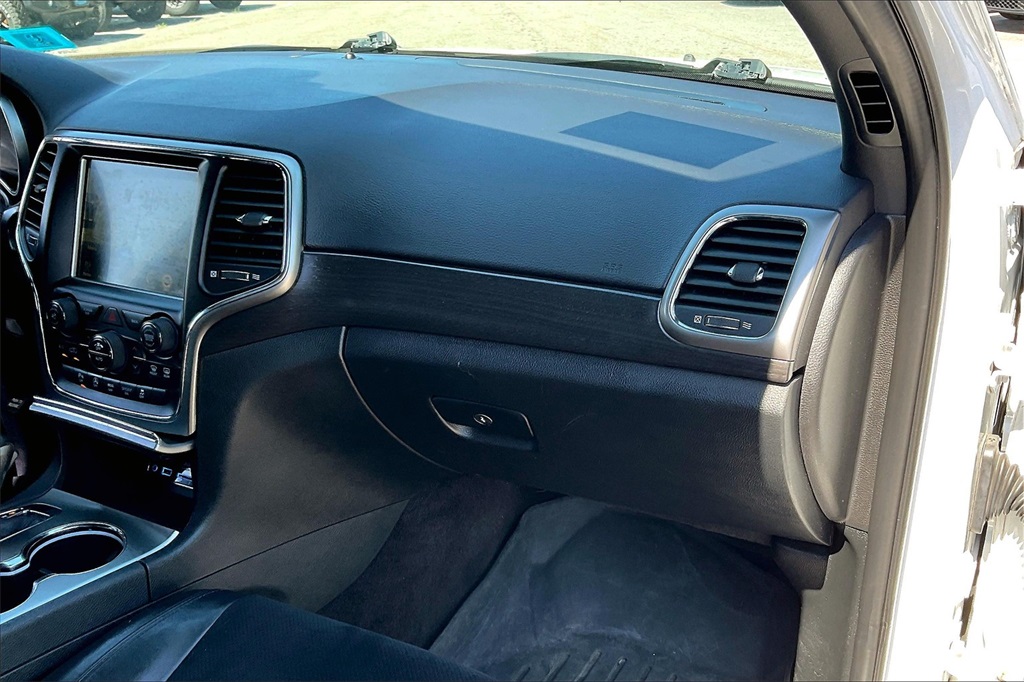 2017 Jeep Grand Cherokee Altitude - Photo 12