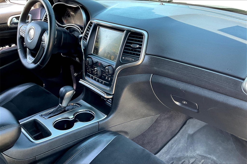 2017 Jeep Grand Cherokee Altitude - Photo 13