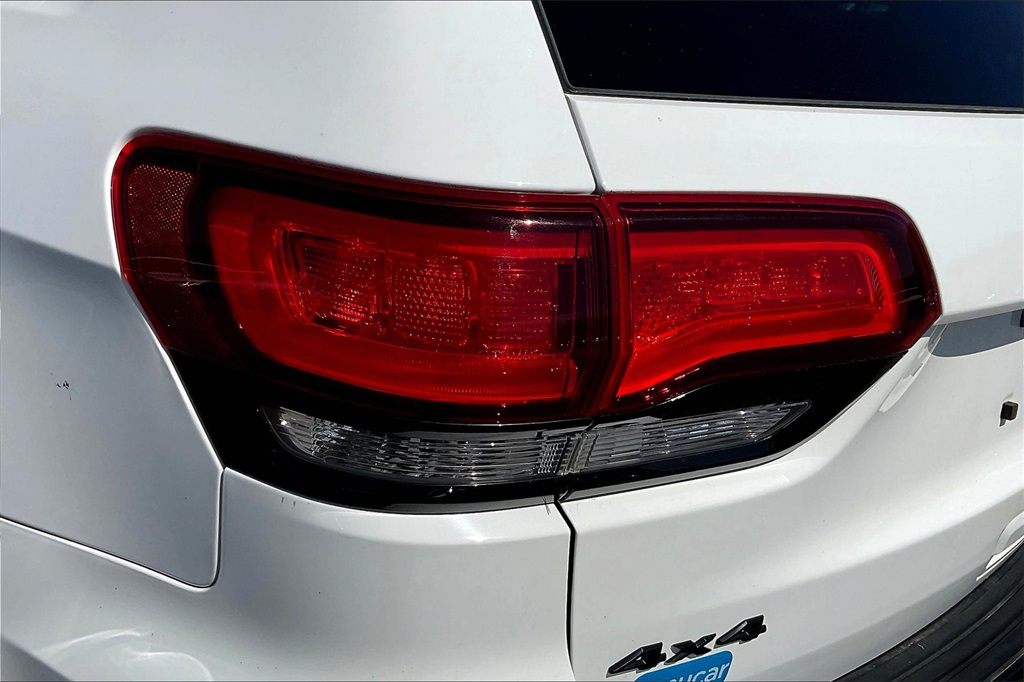 2017 Jeep Grand Cherokee Altitude - Photo 29