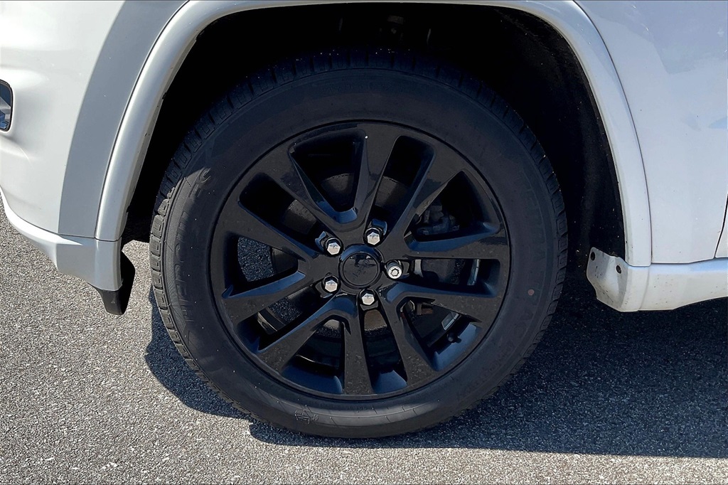 2017 Jeep Grand Cherokee Altitude - Photo 7