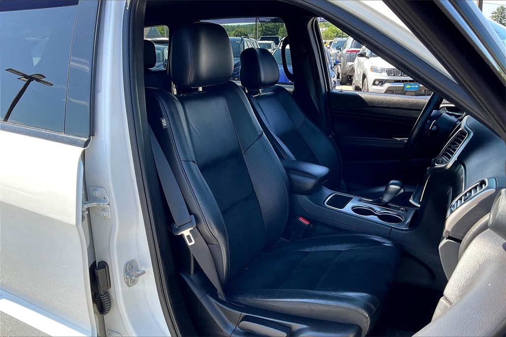 2017 Jeep Grand Cherokee Altitude - Photo 10