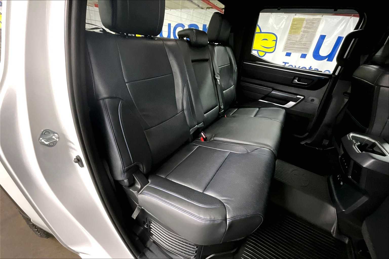 2022 Toyota Tundra Platinum Hybrid - Photo 16