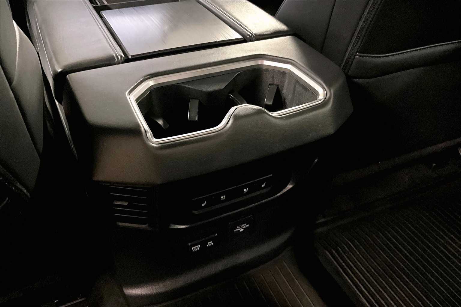 2022 Toyota Tundra Platinum Hybrid - Photo 28