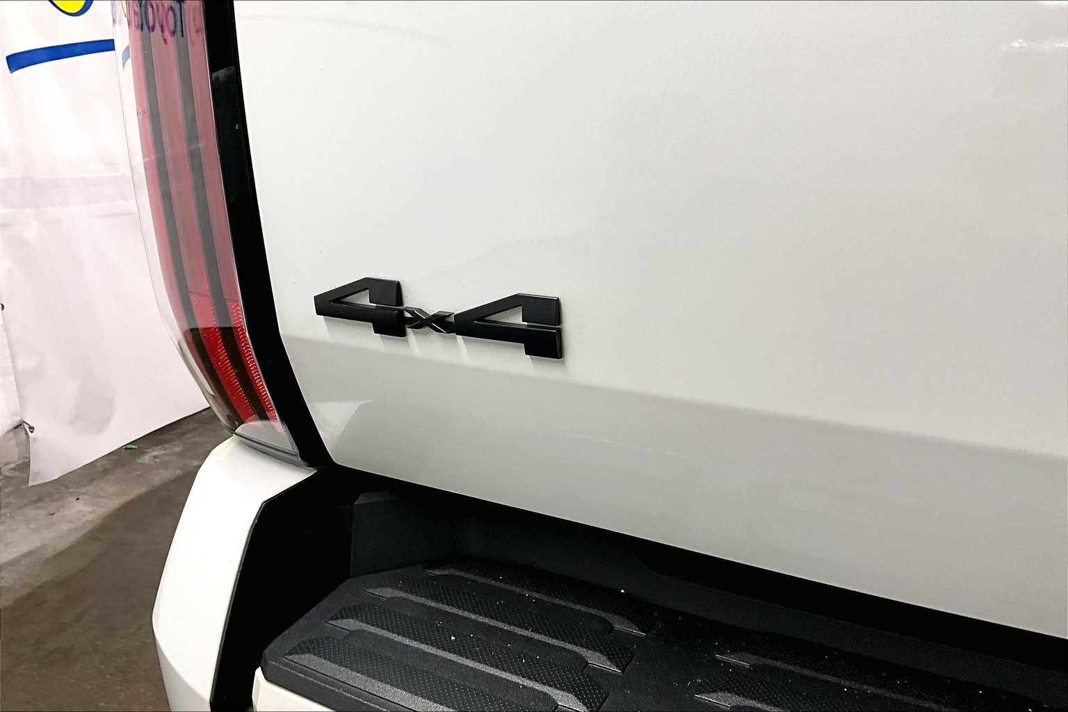 2022 Toyota Tundra Platinum Hybrid - Photo 29