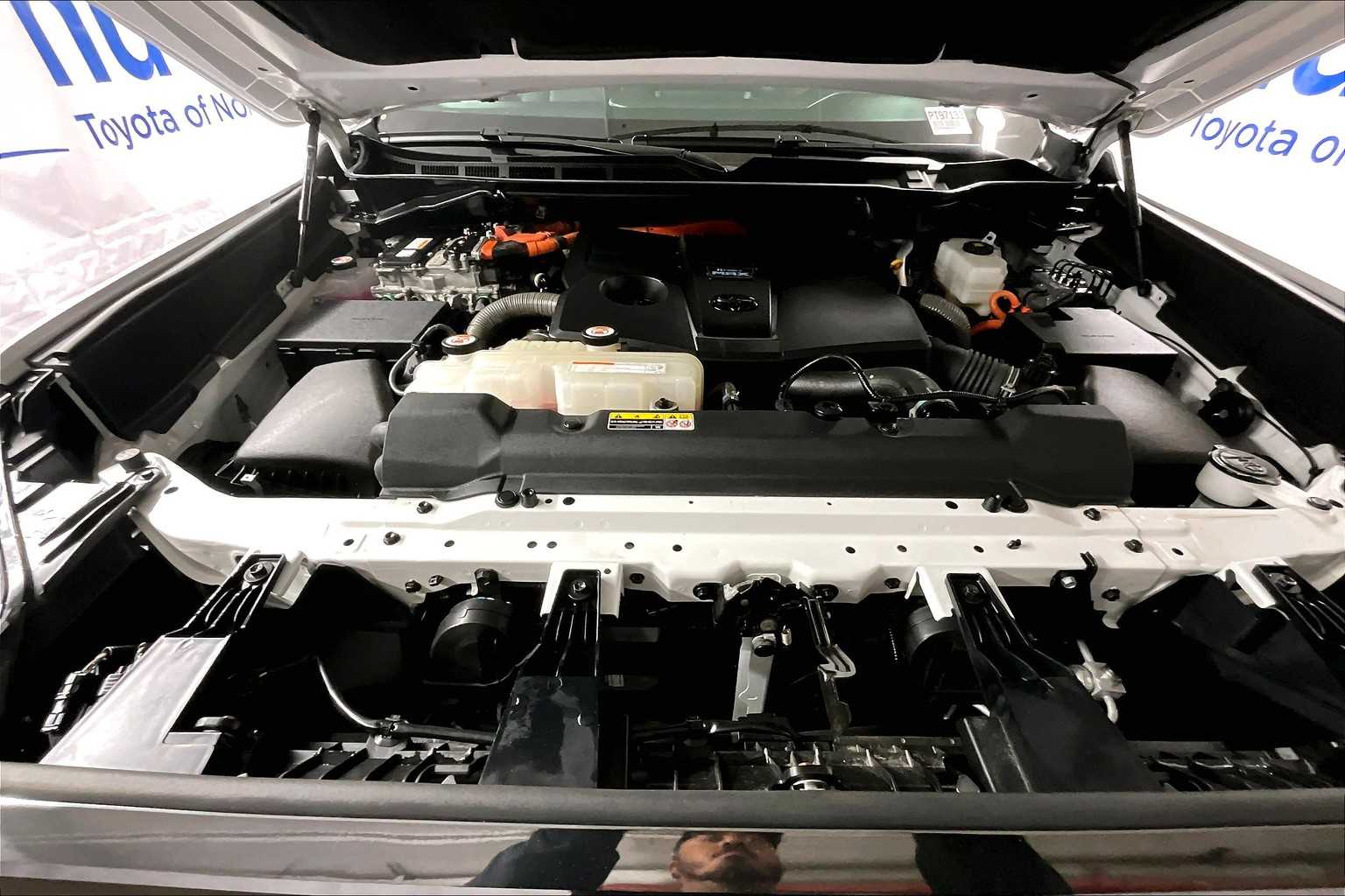 2022 Toyota Tundra Platinum Hybrid - Photo 30