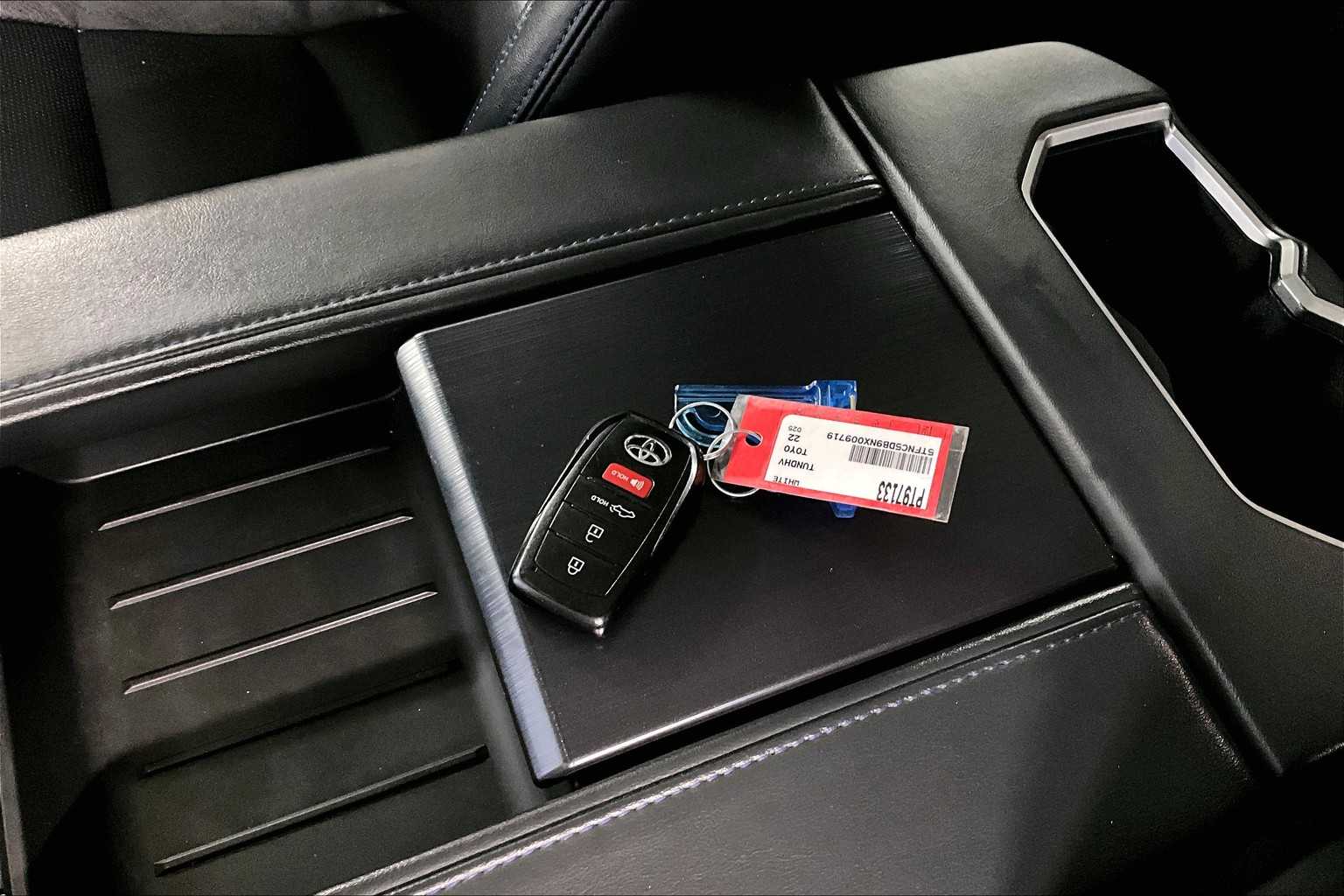 2022 Toyota Tundra Platinum Hybrid - Photo 31
