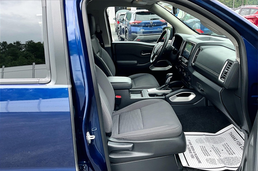 2022 Nissan Frontier SV - Photo 11