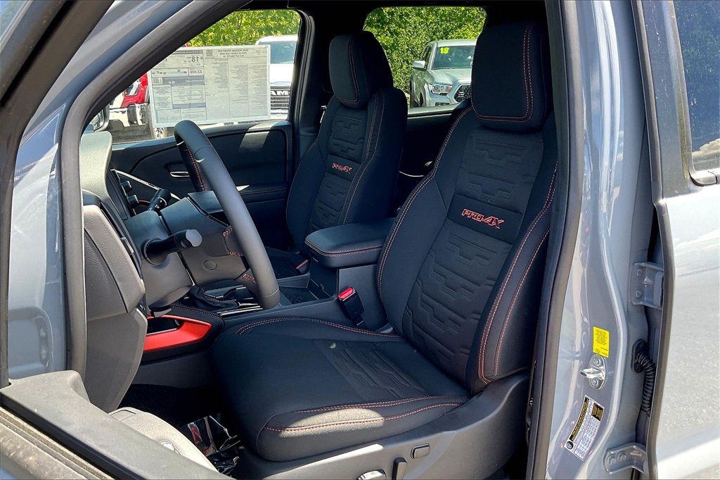 2025 Nissan Frontier PRO-4X - Photo 11