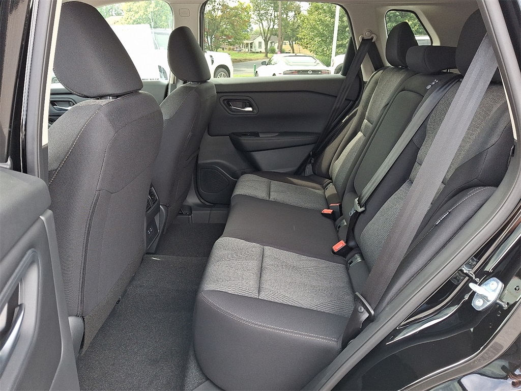 2026 Nissan Rogue SV - Photo 6