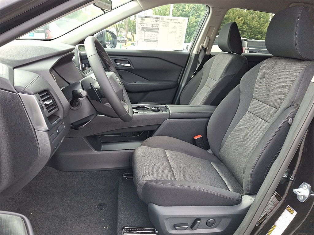 2026 Nissan Rogue SV - Photo 9