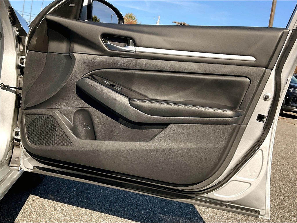 2023 Nissan Altima 2.5 SV - Photo 11