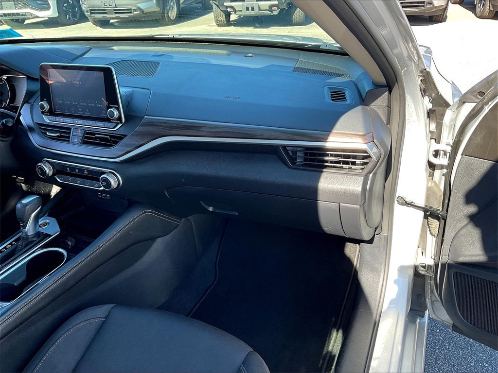 2023 Nissan Altima 2.5 SV - Photo 12
